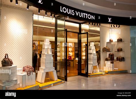 places to buy louis vuitton near me|where is louis vuitton located.